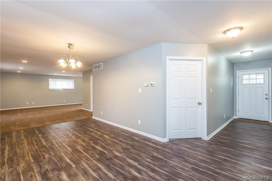 21844 Rausch Avenue Eastpointe, MI 48021 - Photo 9 of 29 013-Dining_Room-3433273-large.jpg