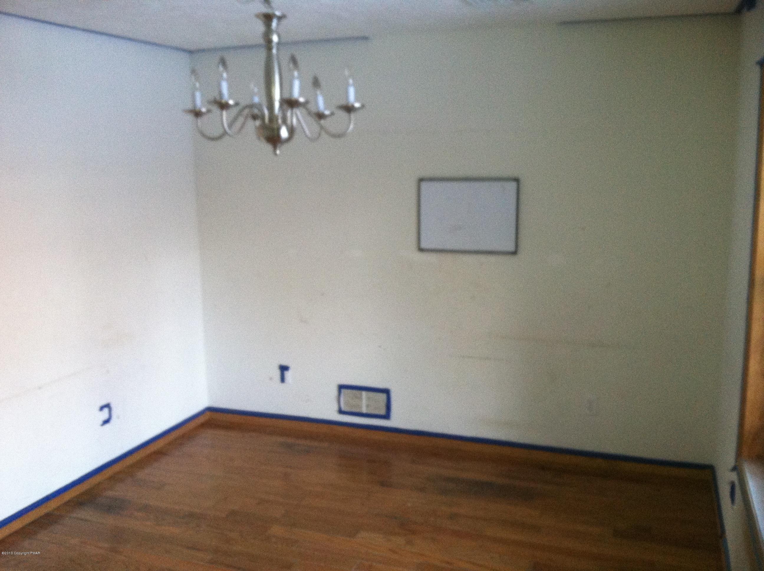 7742 Lake Road Tobyhanna, PA 18466 - Photo 5 of 16 Dining room