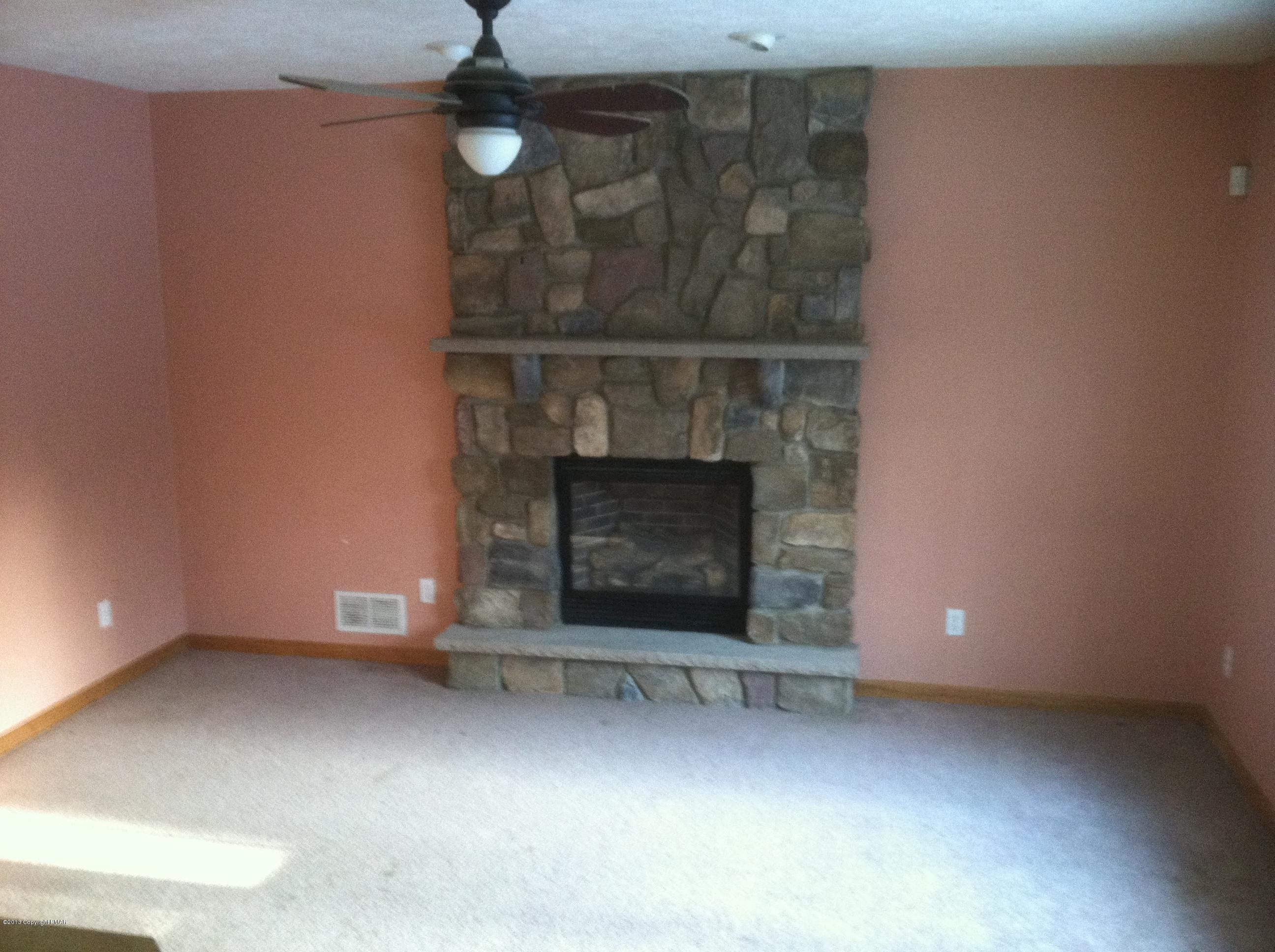 7742 Lake Road Tobyhanna, PA 18466 - Photo 7 of 16 Family room