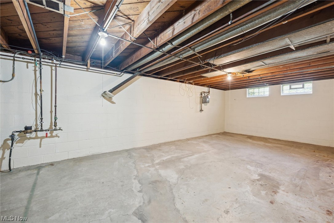 871 Lander Road Cleveland, OH 44143 - Photo 28 of 35