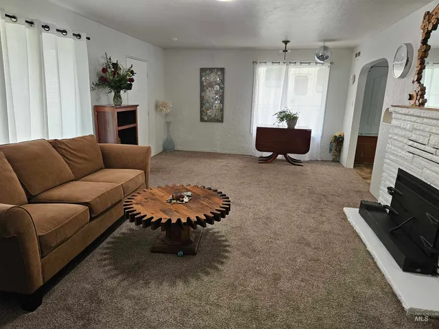 $289,000 | 207 North Main Street, Homedale, ID 83628