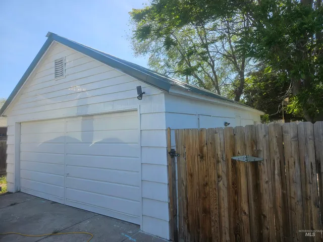 $289,000 | 207 North Main Street, Homedale, ID 83628