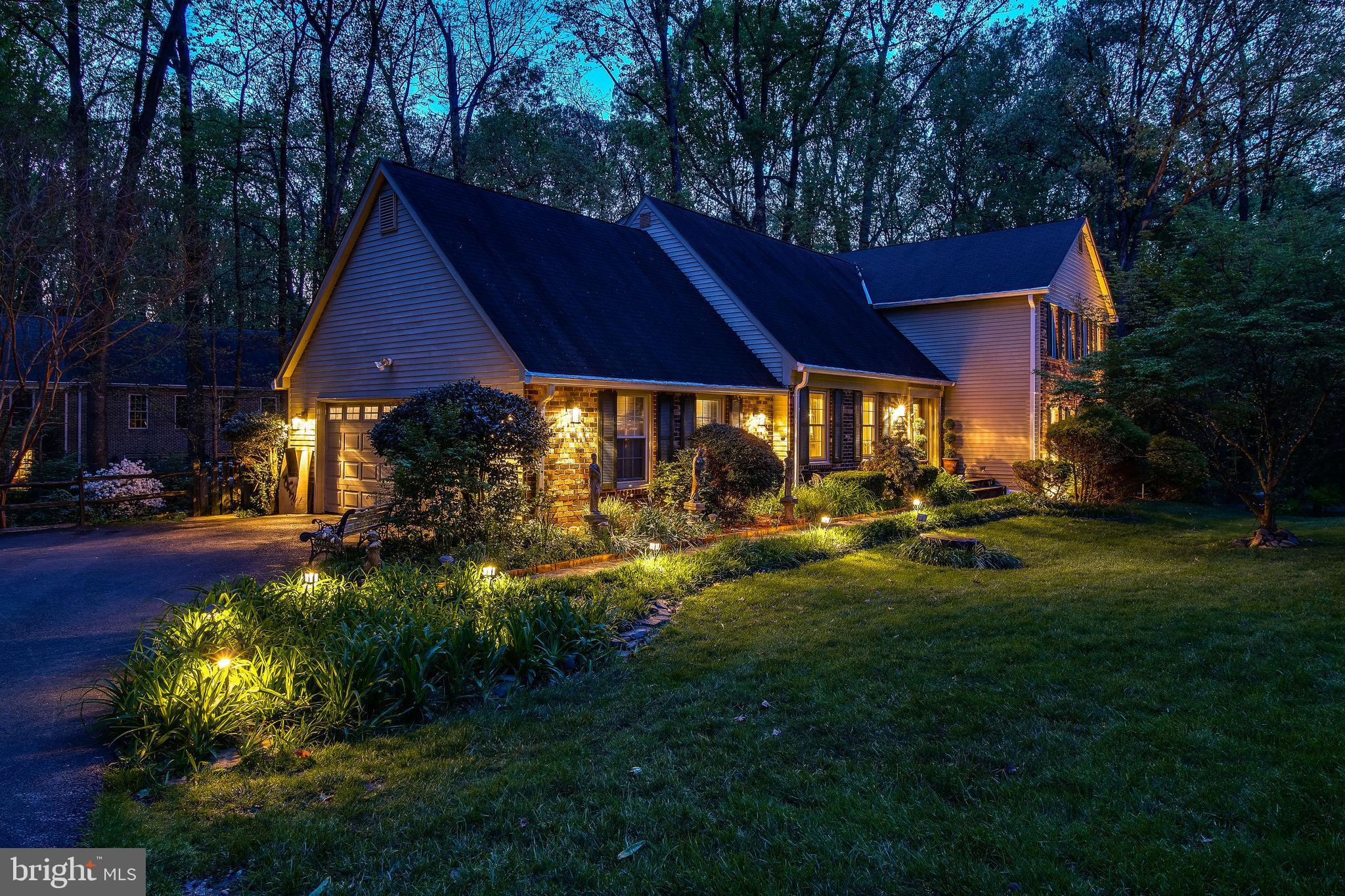 5102 Pheasant Ridge Road Fairfax, VA 22030 - Photo 2 of 68 Exterior Lighting
