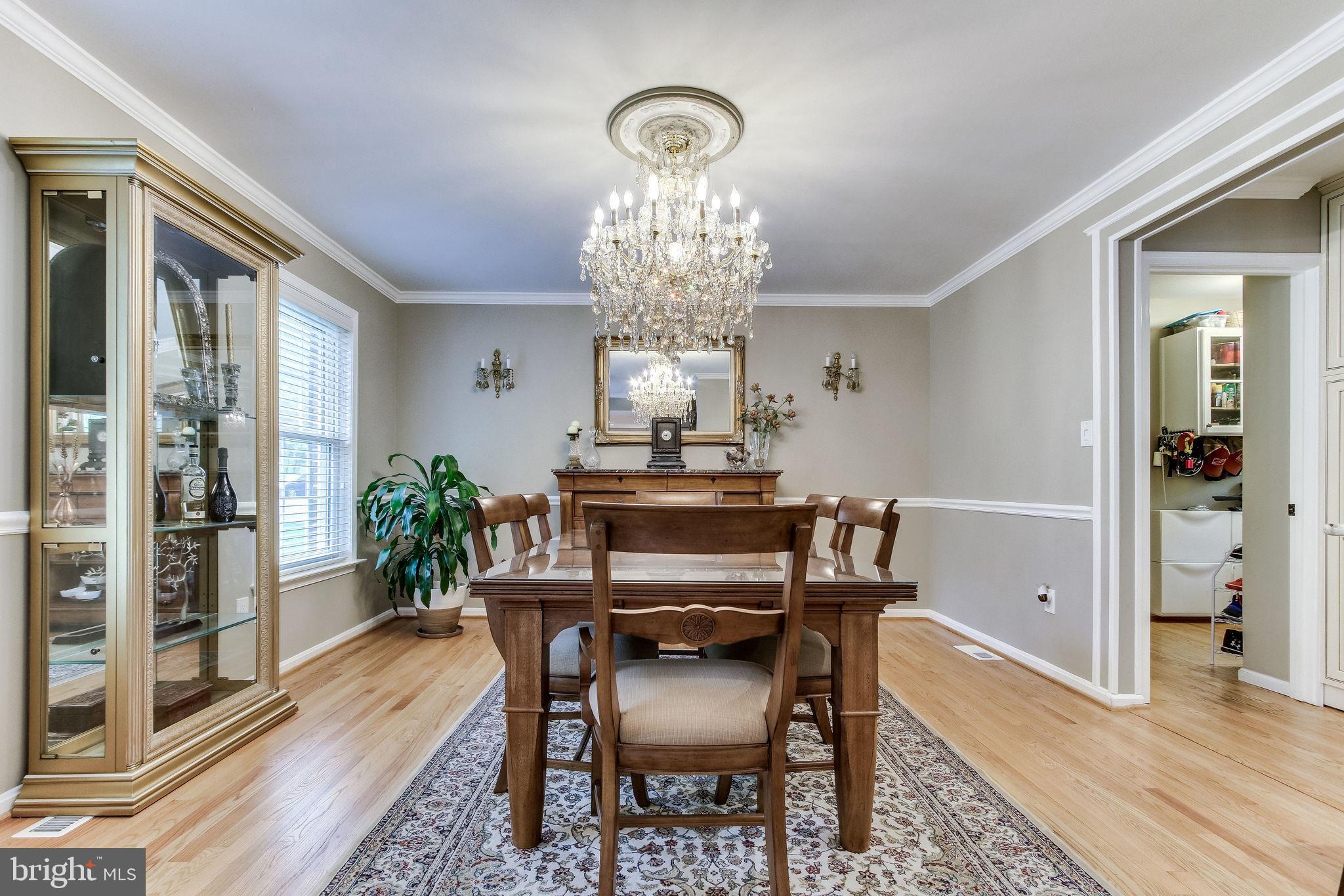5102 Pheasant Ridge Road Fairfax, VA 22030 - Photo 14 of 68 Large Dining Room