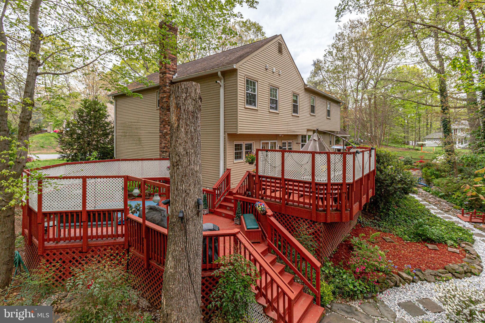 5102 Pheasant Ridge Road Fairfax, VA 22030 - Photo 8 of 68 Your Own Private Oasis