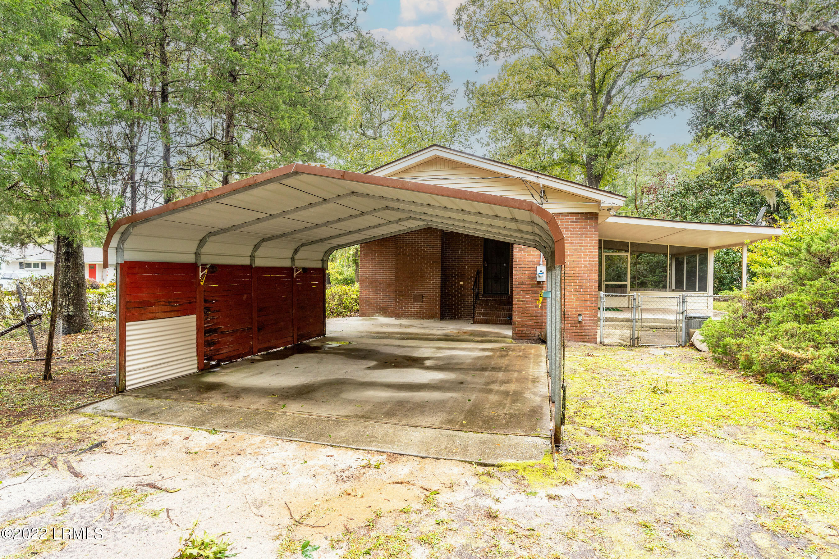 1 State Rd S-7-428 Beaufort, SC 29907 - Photo 16 of 43 side view
