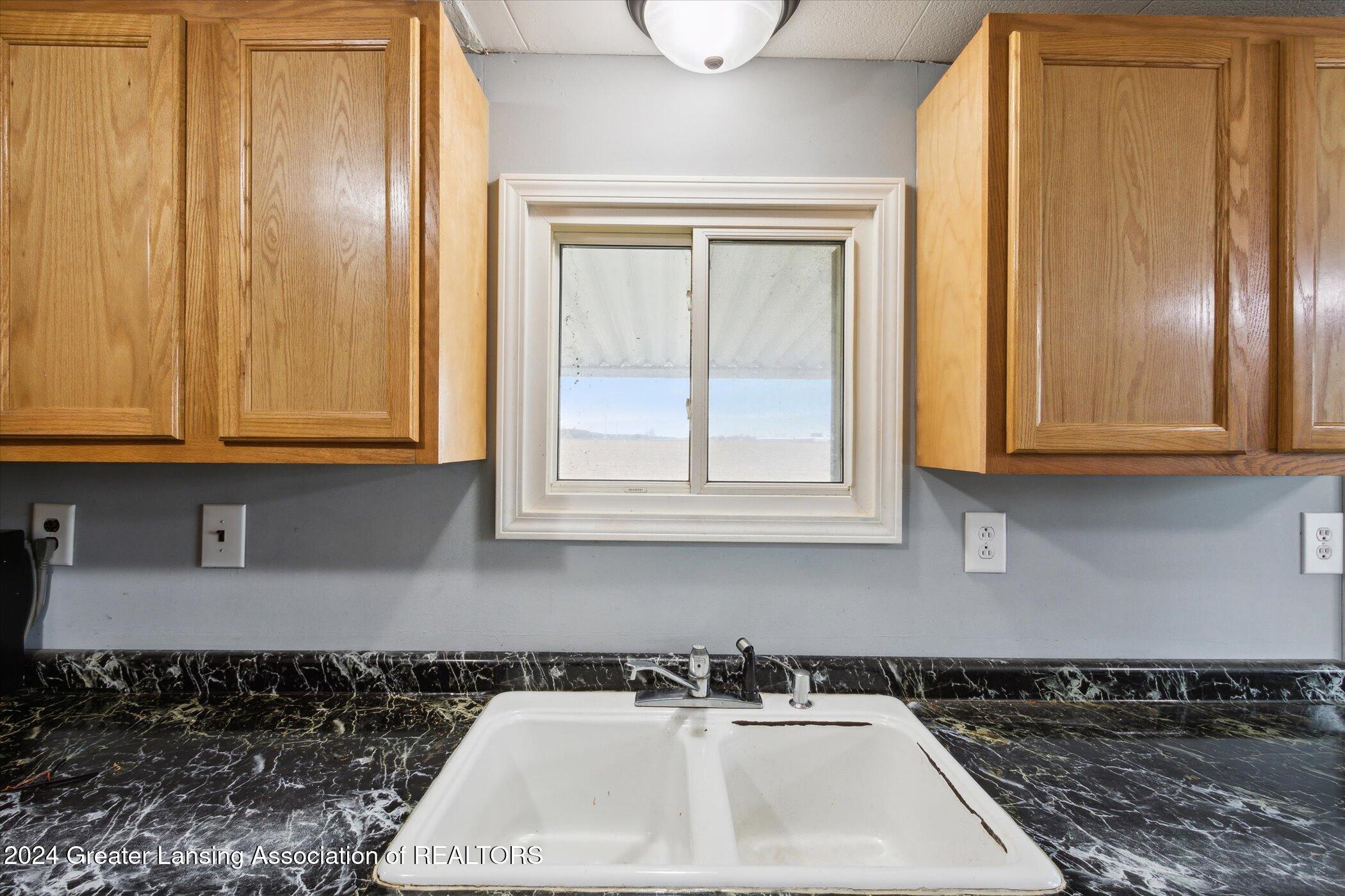 7300 South Rich Road Middleton, MI 48856 - Photo 15 of 36 15-7300-Rich-Rd-Middleton-MI-48856-Windo