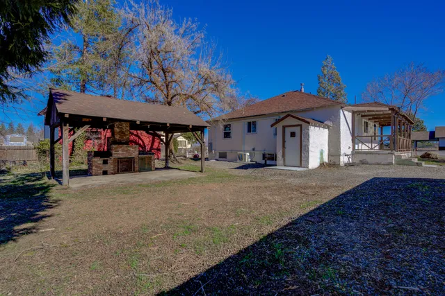 $247,000 | 43222 State Highway, Fall River Mills, CA 96028