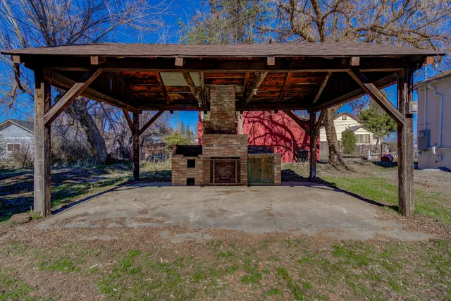 $247,000 | 43222 State Highway, Fall River Mills, CA 96028