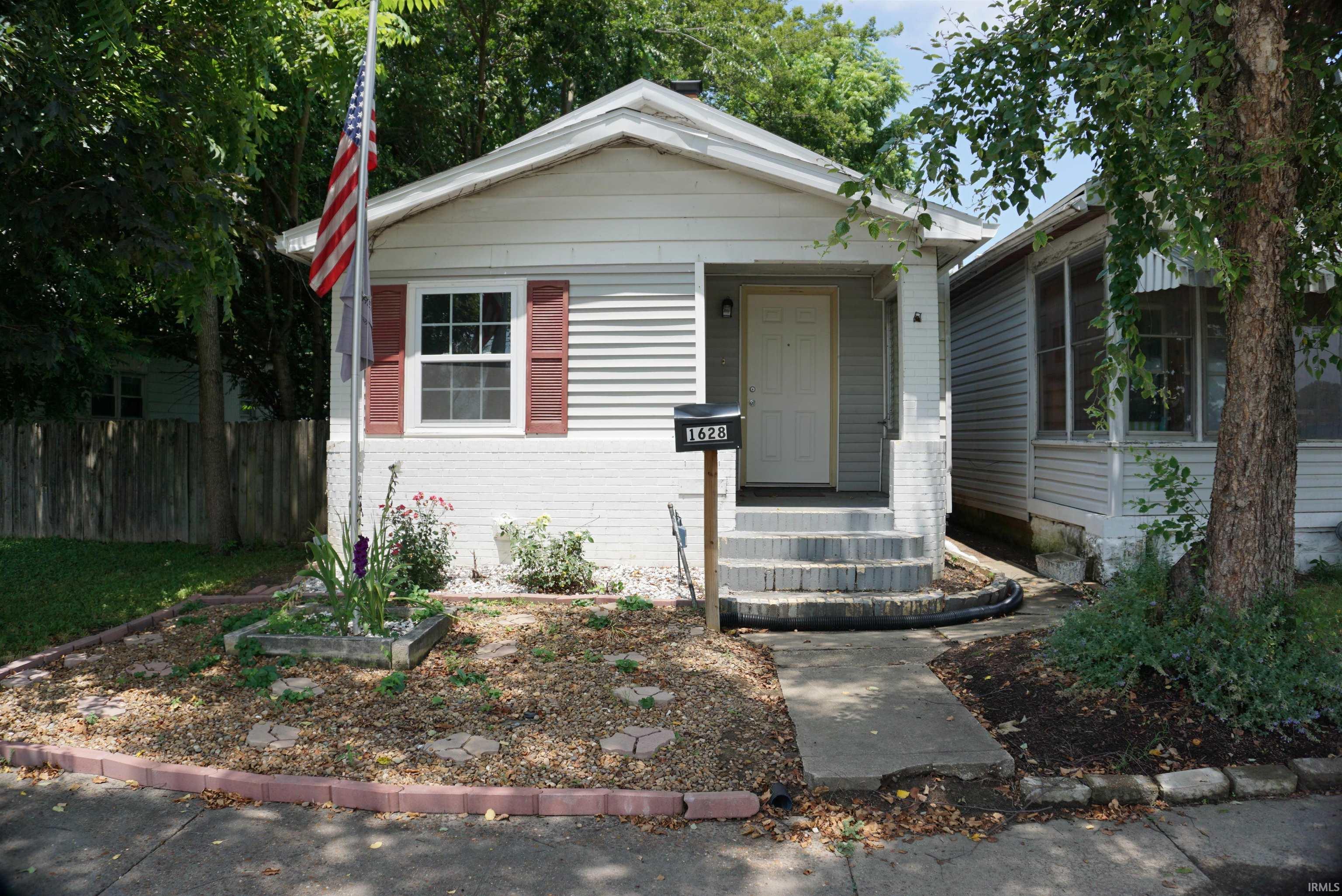 1628 East Division St  
