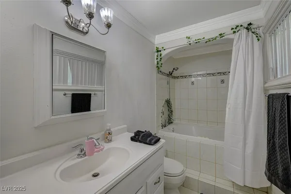 $2,299 | 5248 Rambling Road, Las Vegas, NV 89120