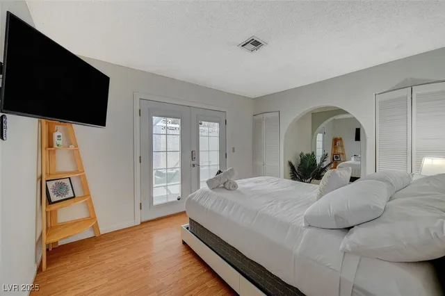 $2,464 | 5248 Rambling Road, Las Vegas, NV 89120