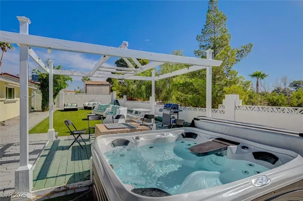 $2,299 | 5248 Rambling Road, Las Vegas, NV 89120