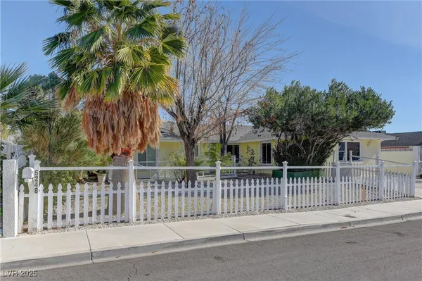 $2,299 | 5248 Rambling Road, Las Vegas, NV 89120