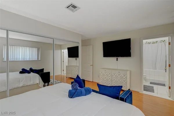 $2,299 | 5248 Rambling Road, Las Vegas, NV 89120