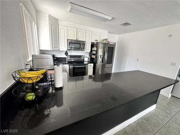 $2,299 | 5248 Rambling Road, Las Vegas, NV 89120