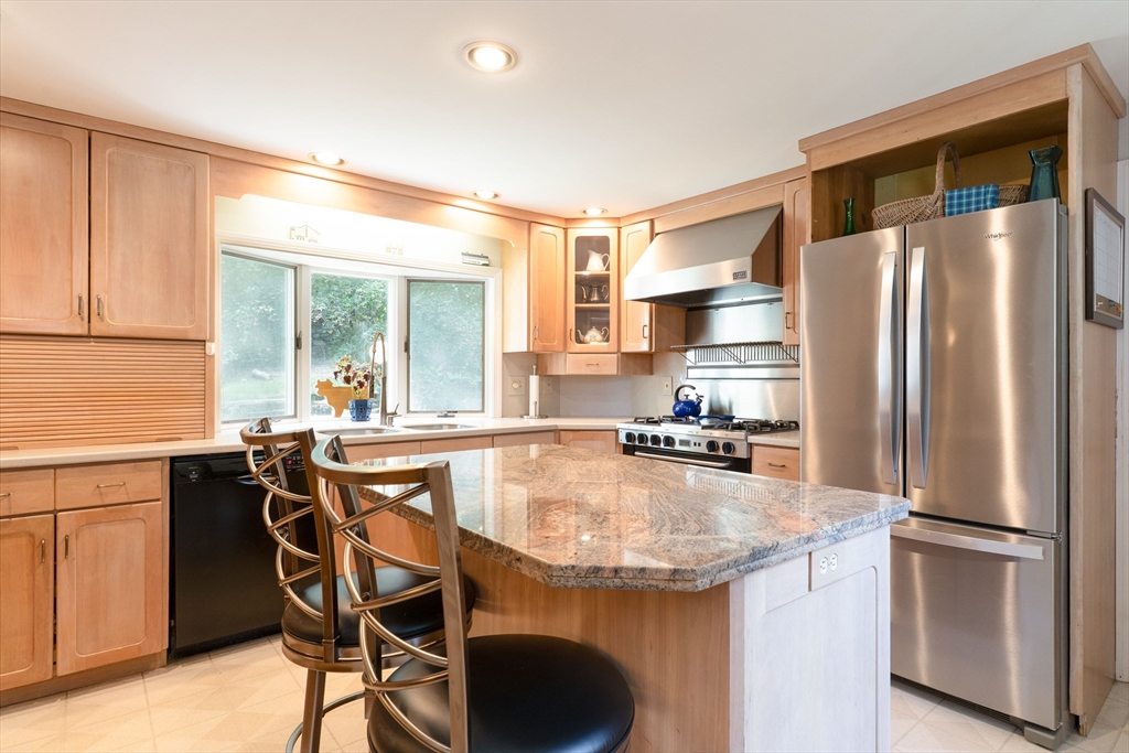 32 McGregory Road Sturbridge, MA 01566 - Photo 9 of 42 Gallery Image 9