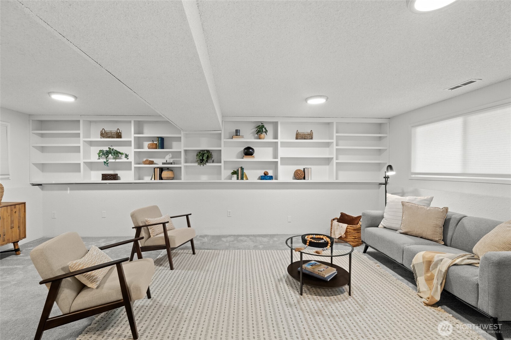 30013 2nd Avenue Southwest Federal Way, WA 98023 - Photo 25 of 40 a living room with furniture