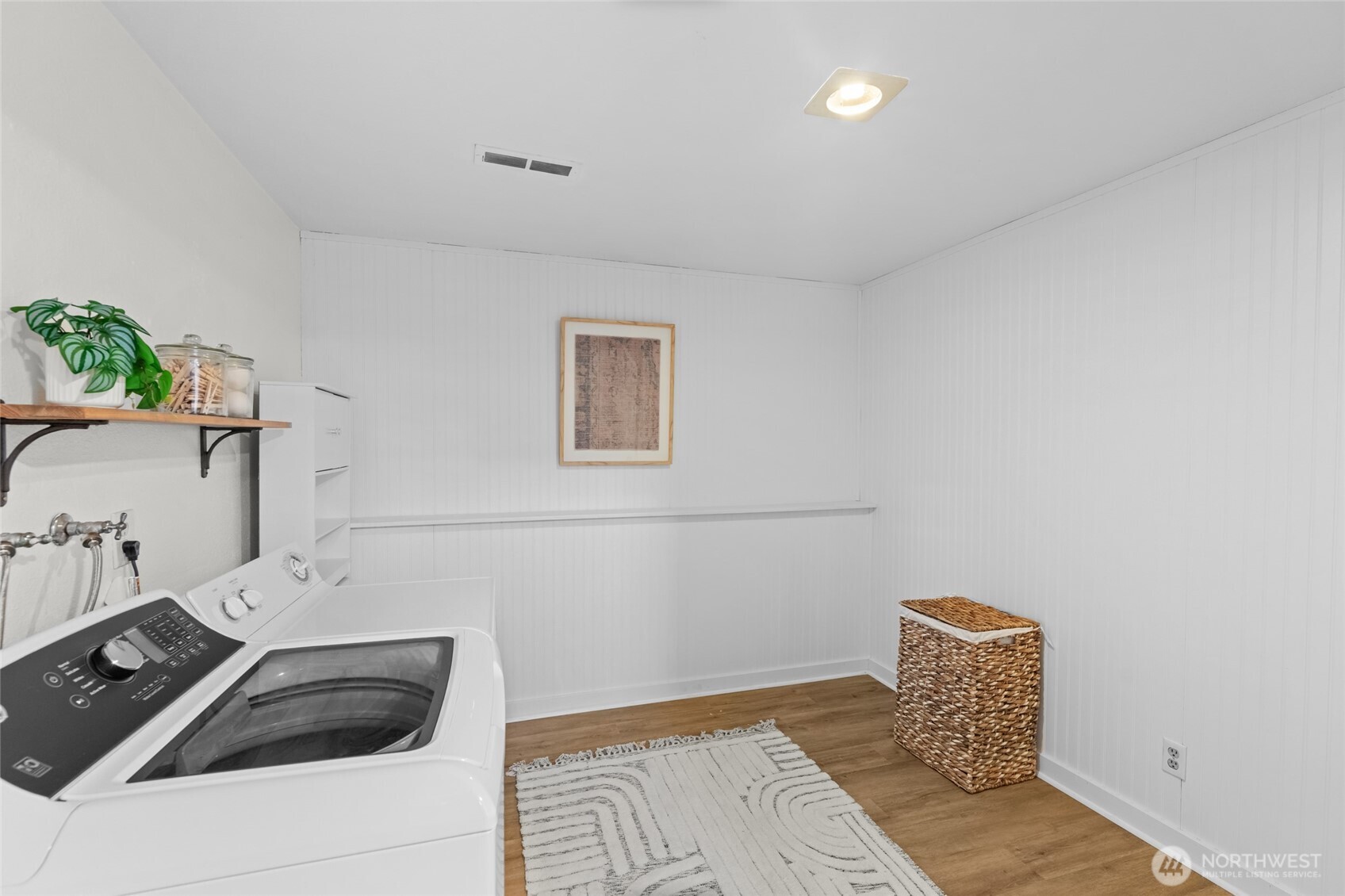 30013 2nd Avenue Southwest Federal Way, WA 98023 - Photo 30 of 40 a bathroom with a sink and a window