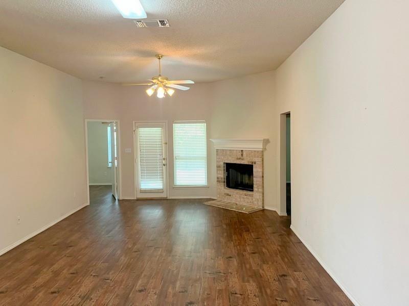 8055 Raleigh Drive Fort Worth, TX 76123 - Photo 5 of 24 Living area