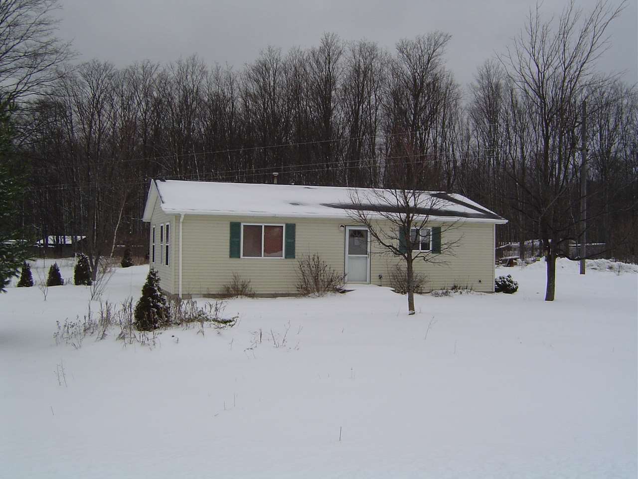 2348 Gary Road Traverse City, MI 49685 - Photo 2 of 13 1811055-1.JPG