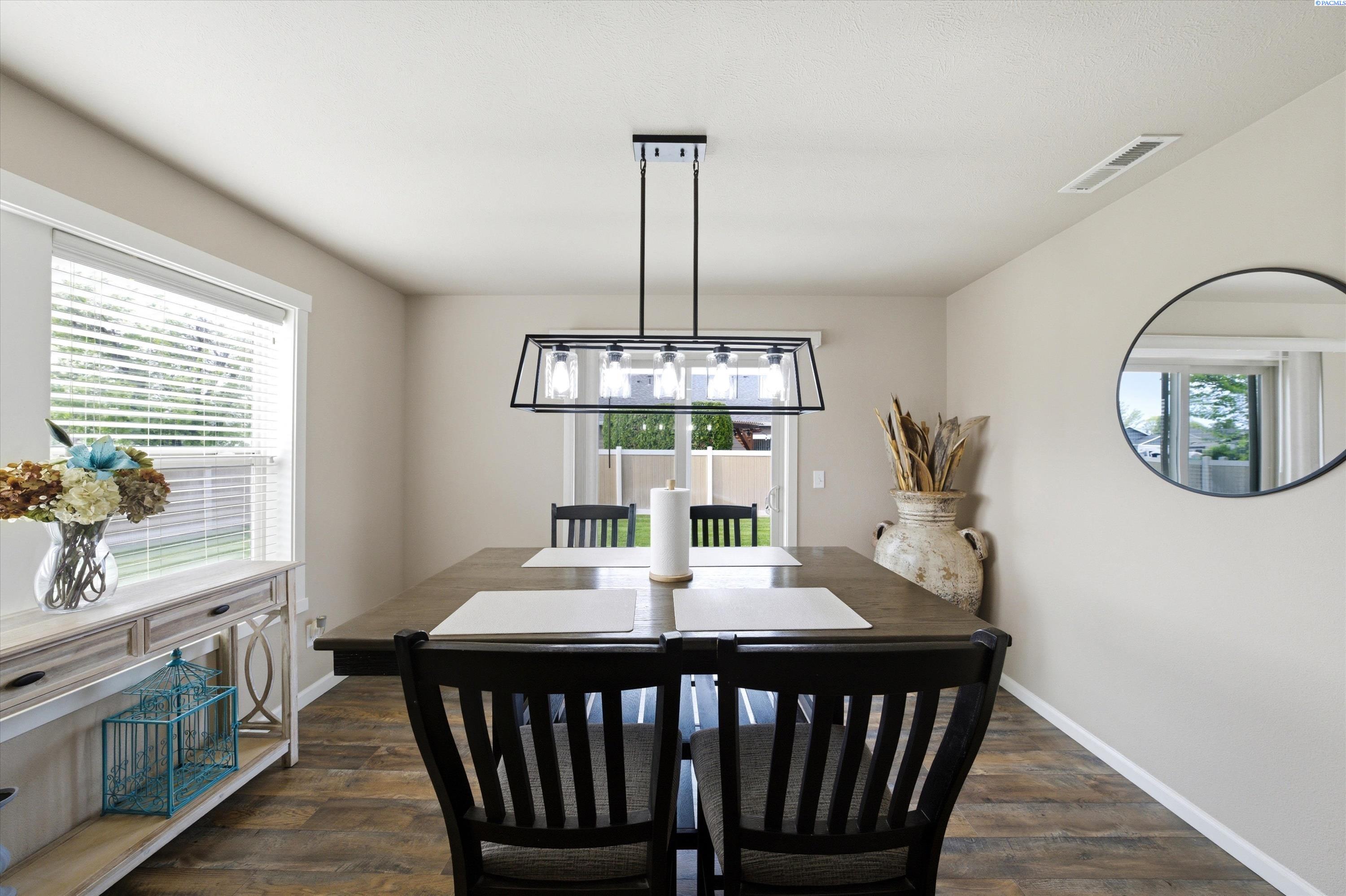 5617 Springfield Drive Pasco, WA 99301 - Photo 11 of 39 Gallery Image 11