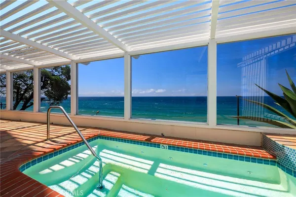 $850,000 | 565 Esplanade, Unit 312, Redondo Beach, CA 90277