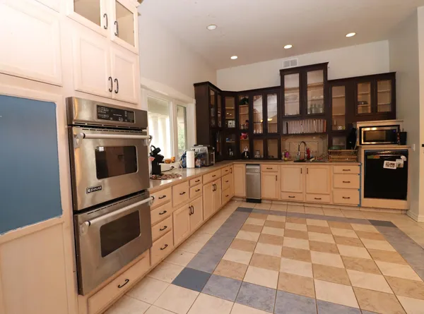 $750,000 | 31300 Oasis Road, Center City, MN 55012