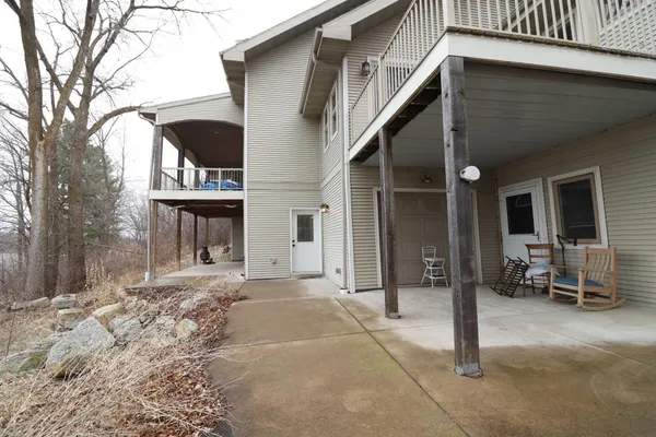 $750,000 | 31300 Oasis Road, Center City, MN 55012
