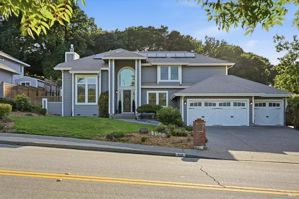 $2,100,000 | 512 McNear Avenue, Petaluma, CA 94952