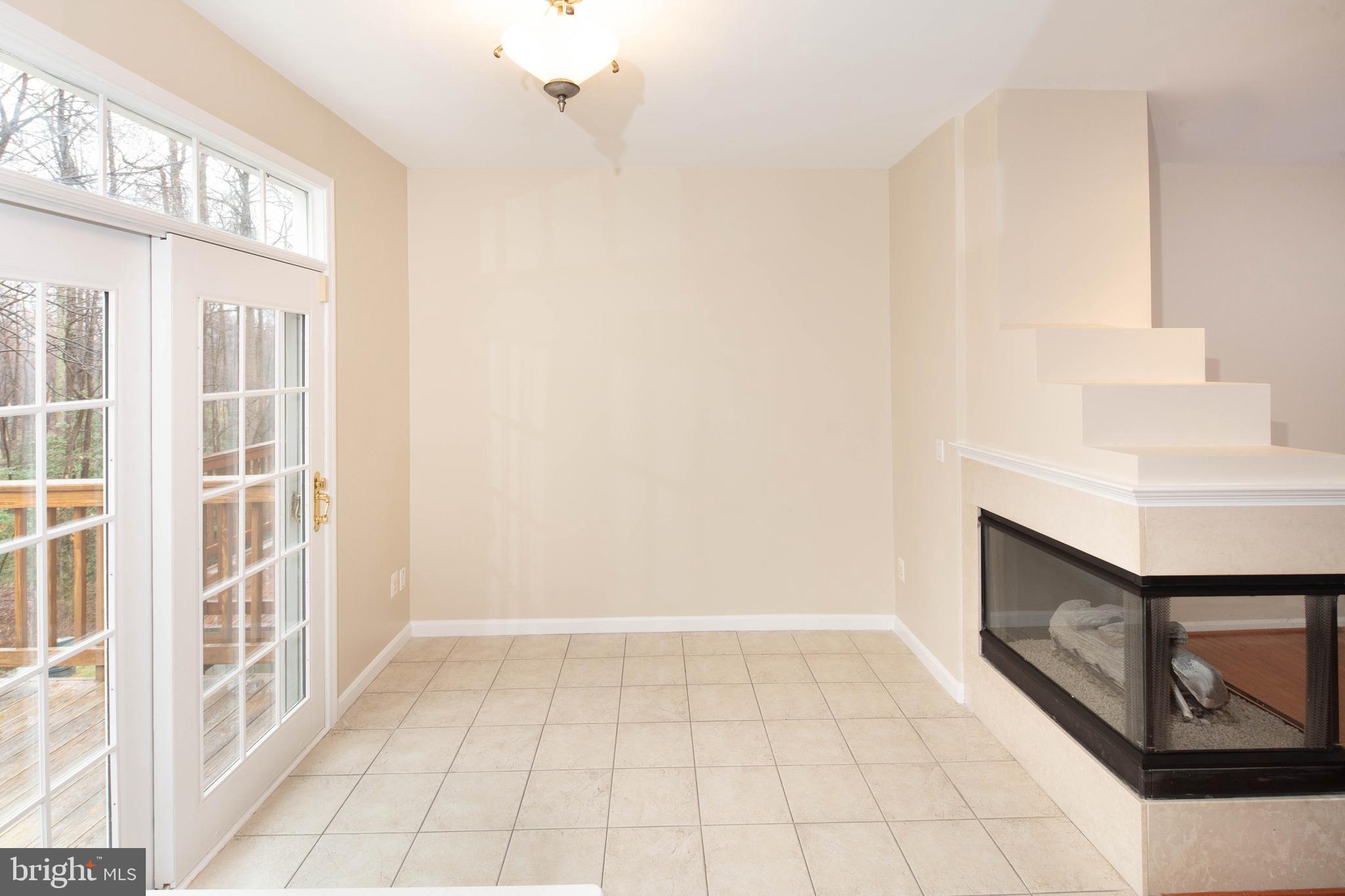 1265 Wild Hawthorn Way Reston, VA 20194 - Photo 22 of 56 Separate Eat-In Area Off Kitchen