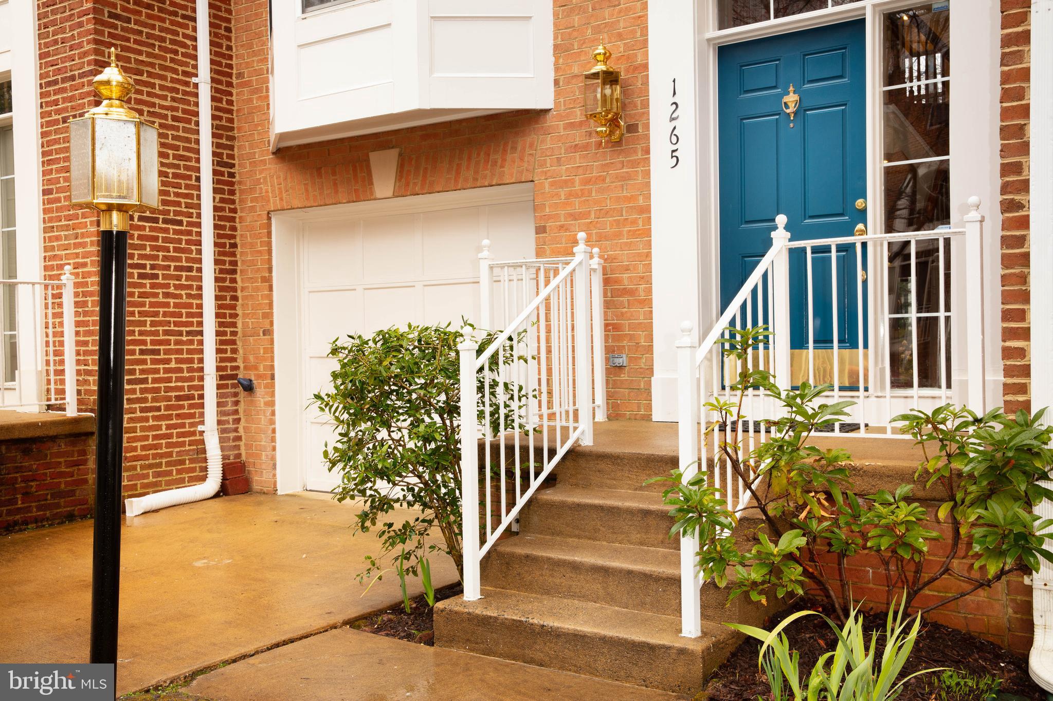 1265 Wild Hawthorn Way Reston, VA 20194 - Photo 4 of 56 Beautiful Brick Front Townhouse!