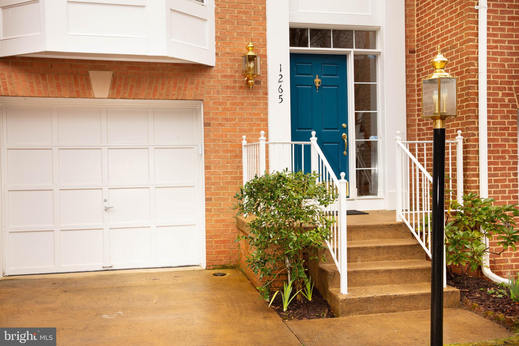 1265 Wild Hawthorn Way Reston, VA 20194 - Photo 5 of 56 Beautiful Brick Front Townhouse!