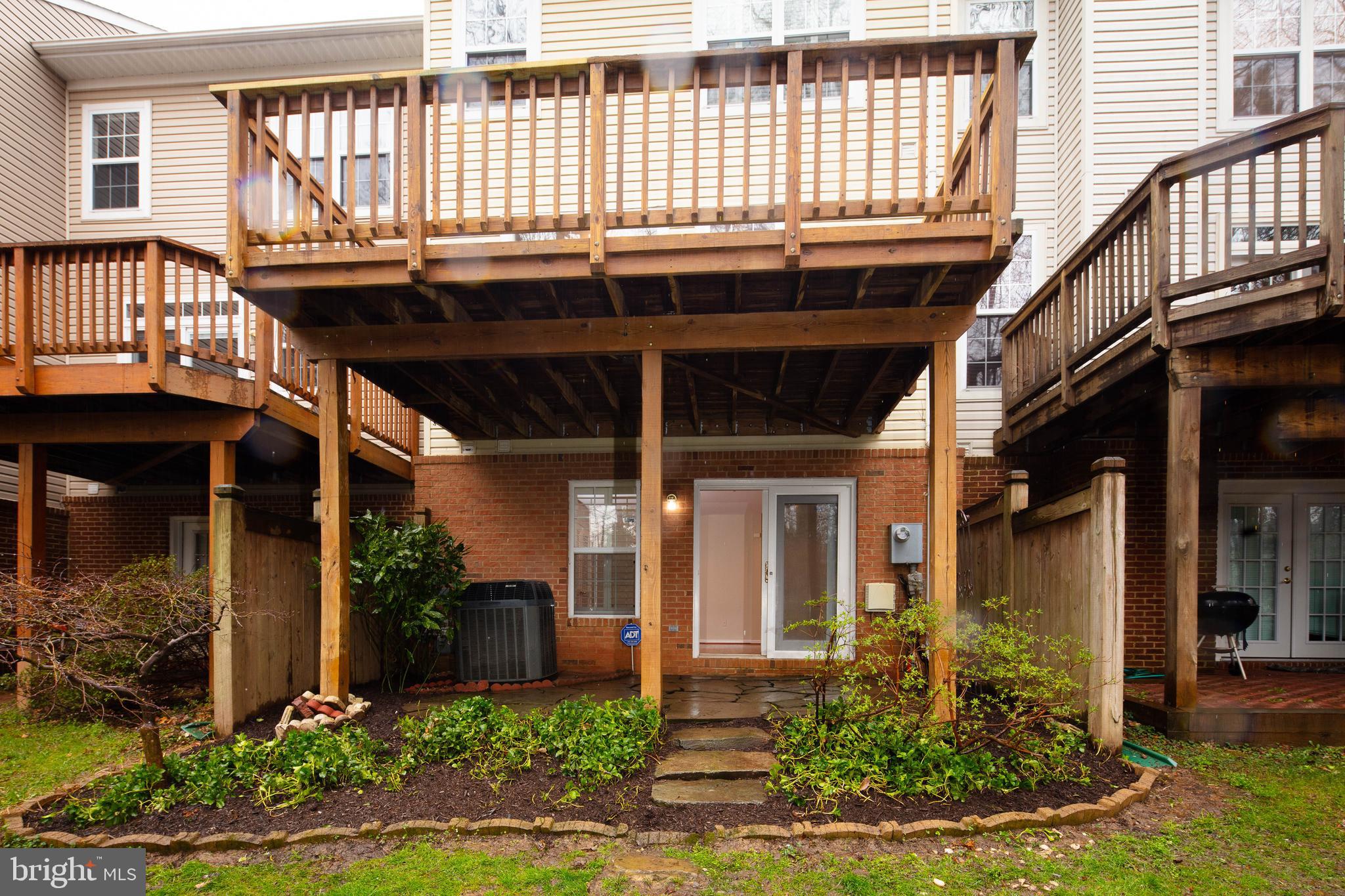 1265 Wild Hawthorn Way Reston, VA 20194 - Photo 55 of 56 Exterior Rear