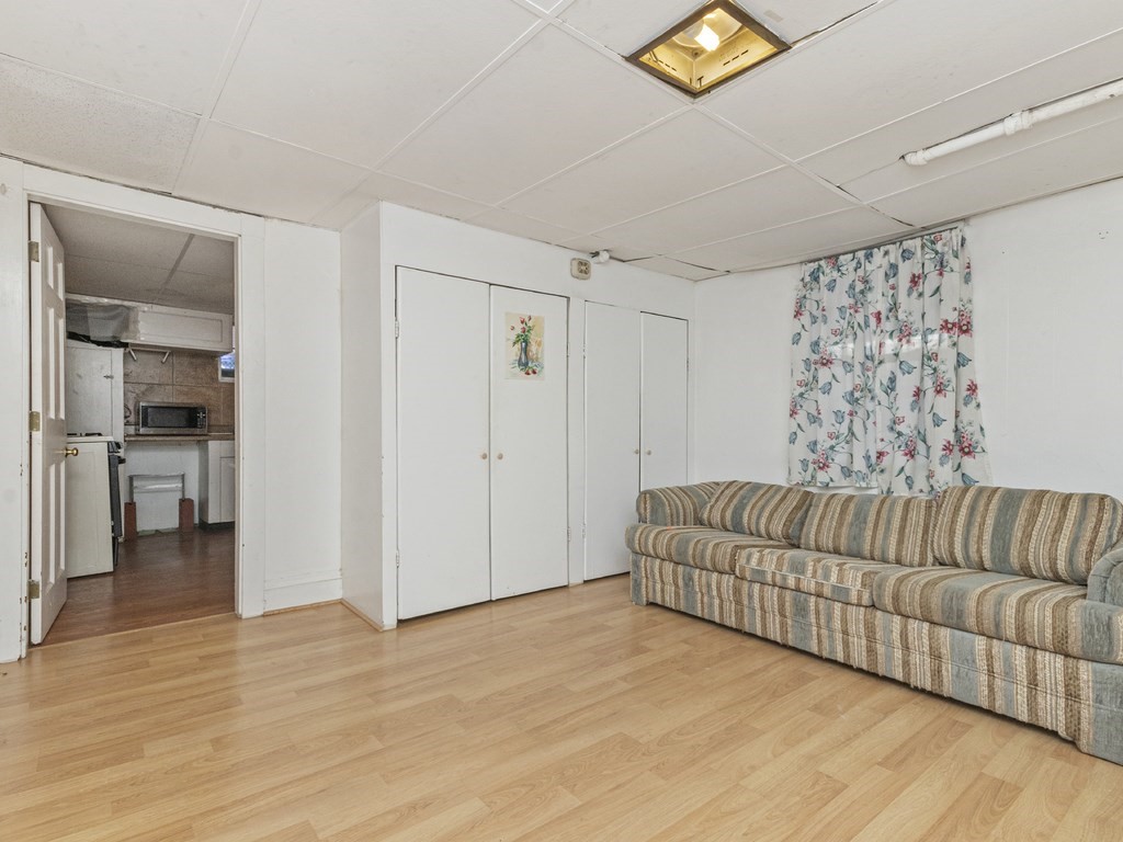90 Addington Road, Unit 1 Brookline, MA 02445 - Photo 26 of 41 a living room with furniture