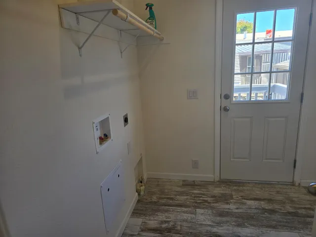 a view of utility room