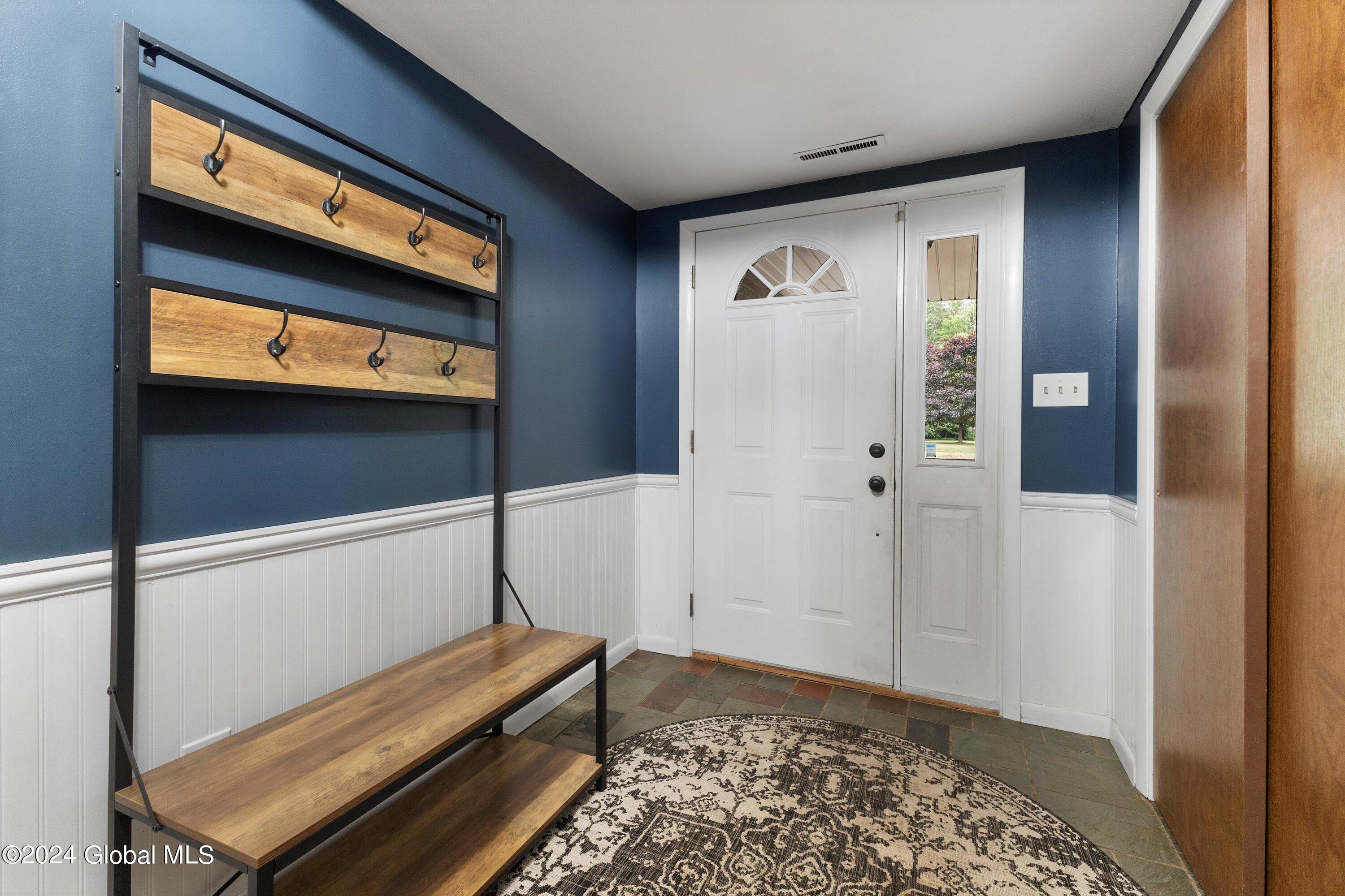 26 Aldrich Road Milton, NY 12020 - Photo 2 of 27 10-IMG_0132