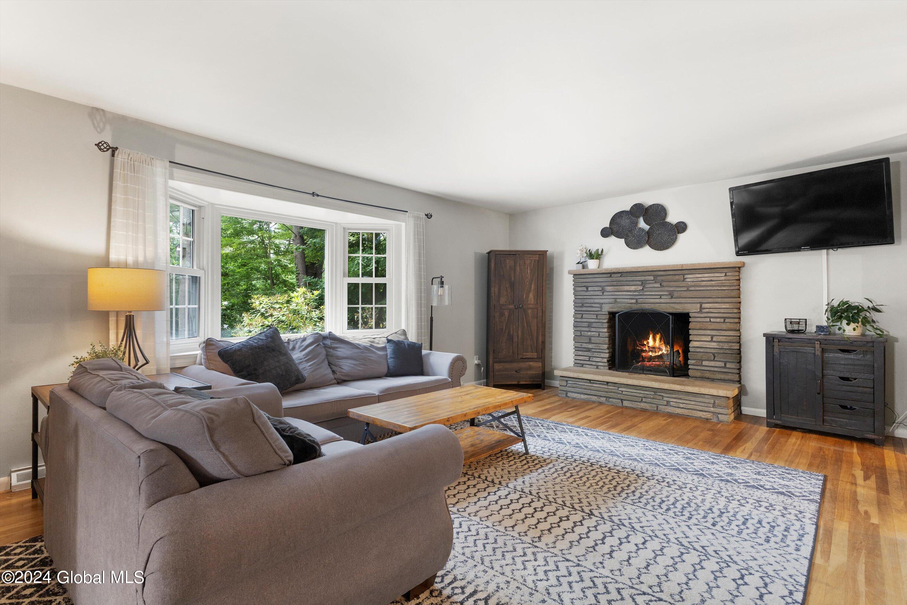 26 Aldrich Road Milton, NY 12020 - Photo 4 of 27 15-IMG_0147