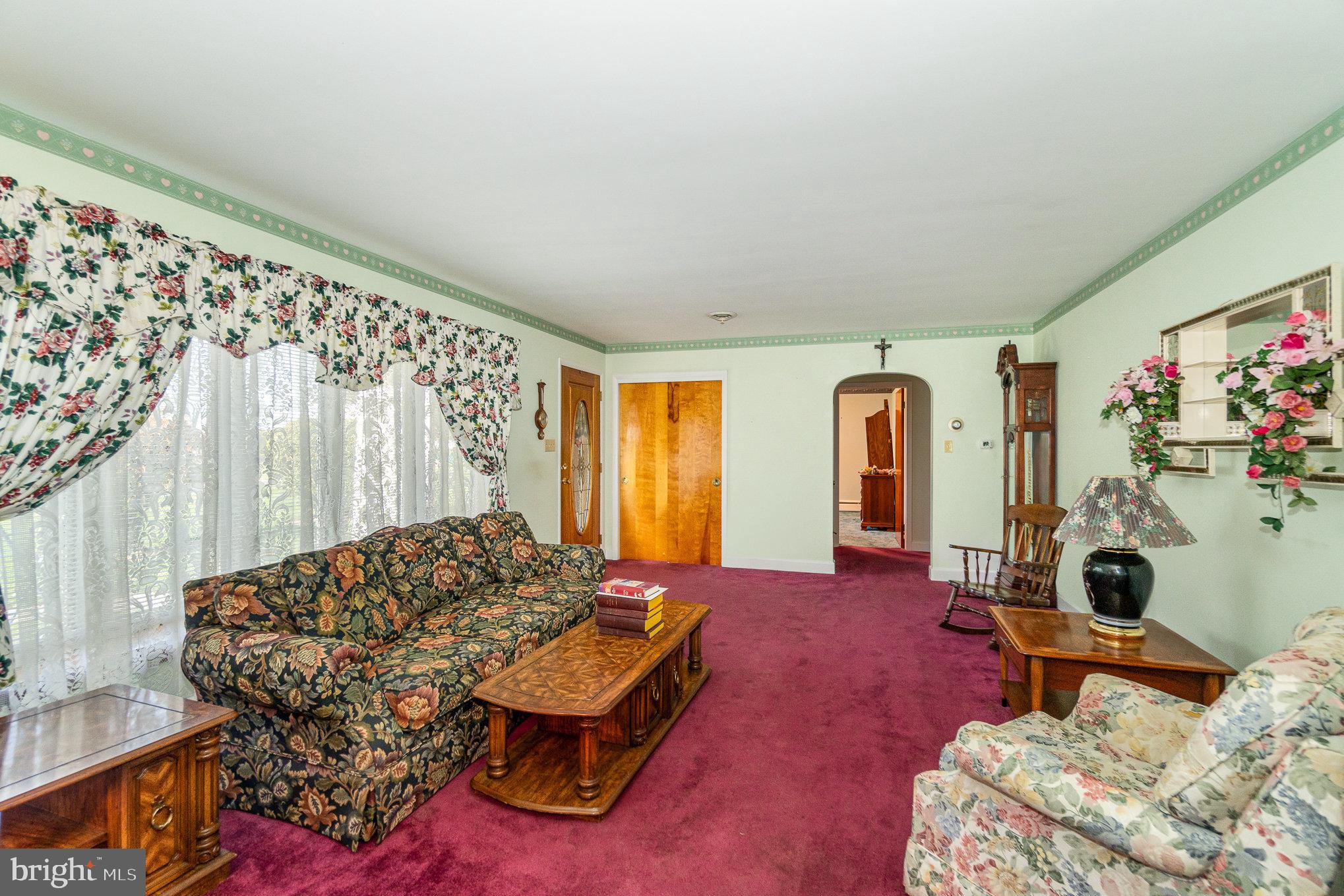 6232 Baltimore Pike Littlestown, PA 17340 - Photo 8 of 30 Spacious Living Room