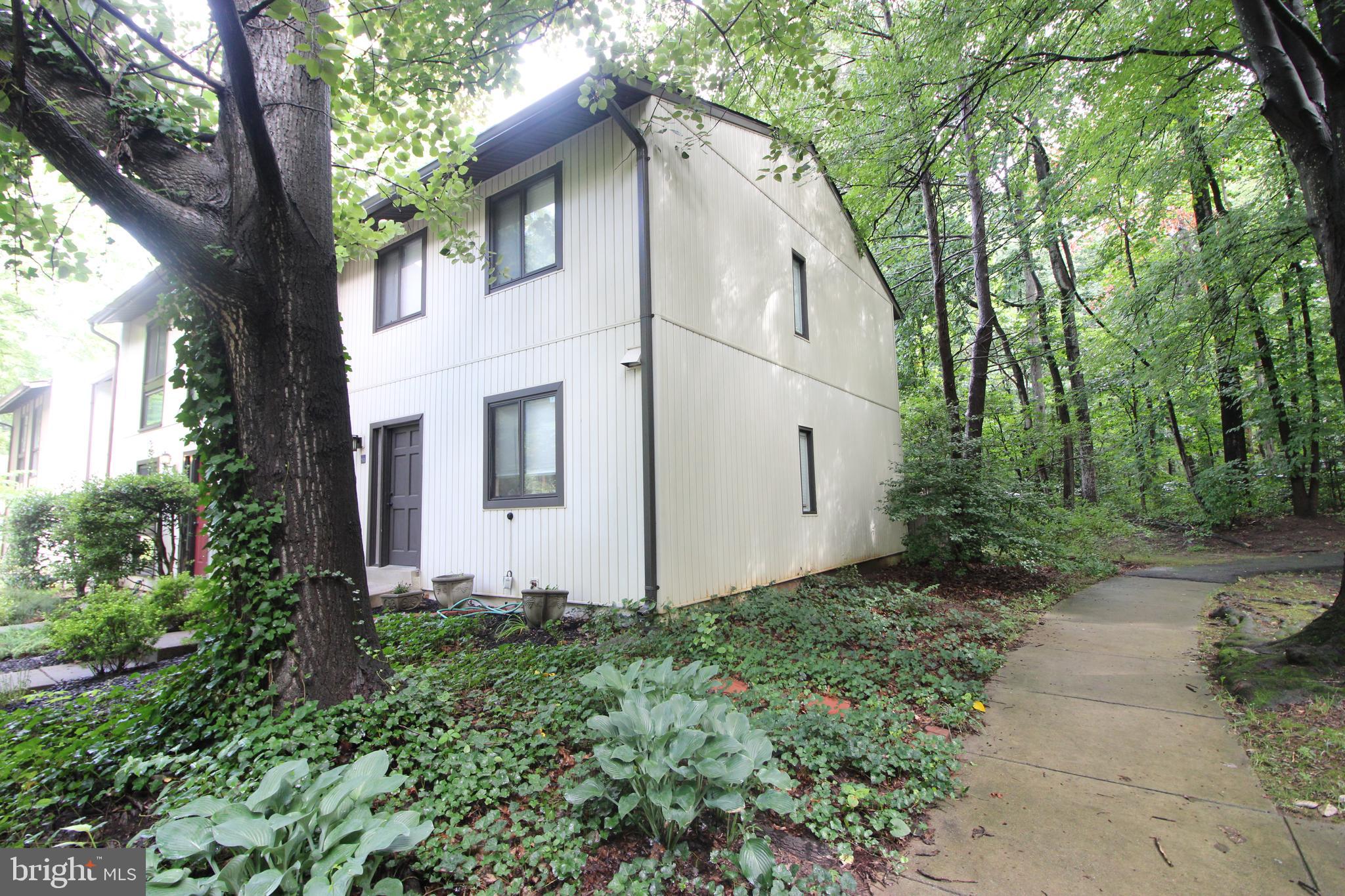2450 Cloudcroft Square Reston, VA 20191 - Photo 20 of 21 Gallery Image 20