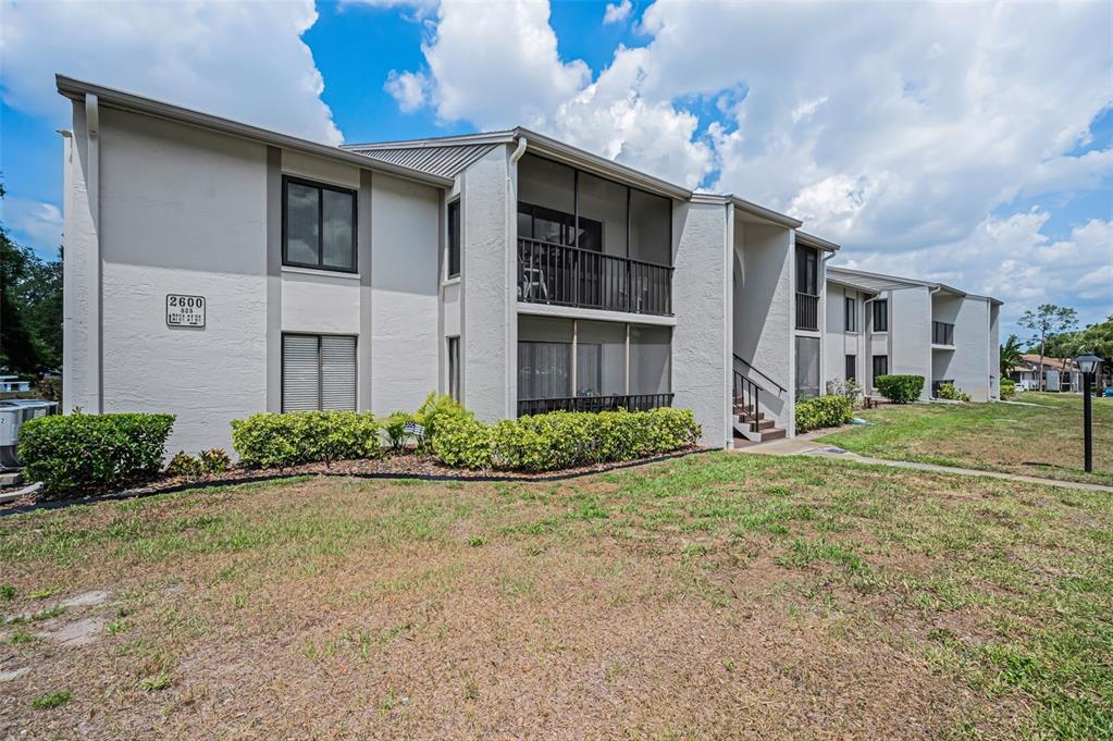 2600 Pine Ridge Way South, Unit A2 Palm Harbor, FL 34684 - Photo 5 of 86