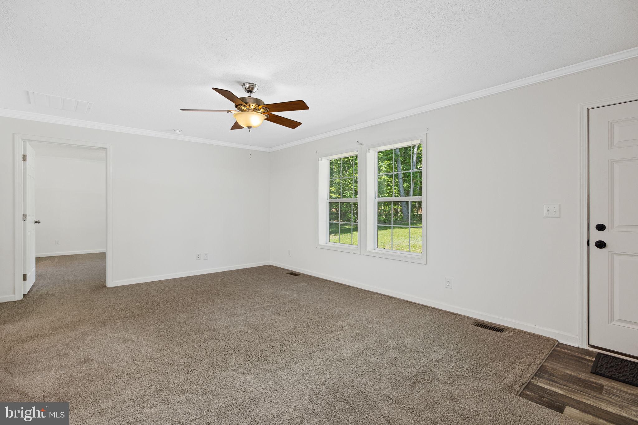 2730 Oakland Road Louisa, VA 23093 - Photo 13 of 41 Living Room