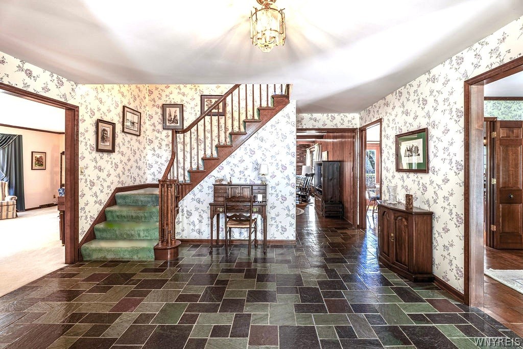48 Deer Run Amherst, NY 14221 - Photo 9 of 44