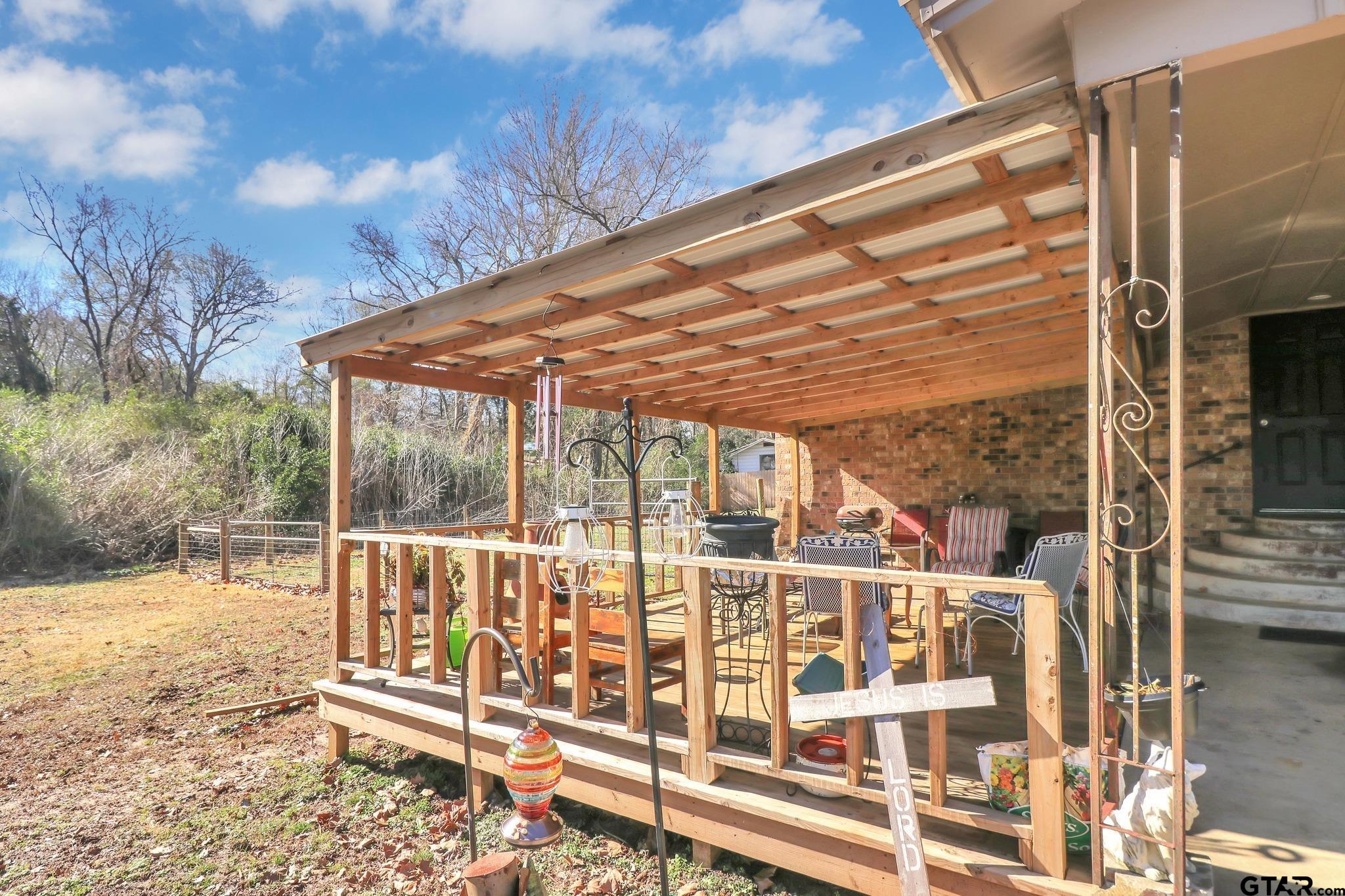 554 East San Antonio Street Alto, TX 75925 - Photo 3 of 28 a view of outdoor space with seating