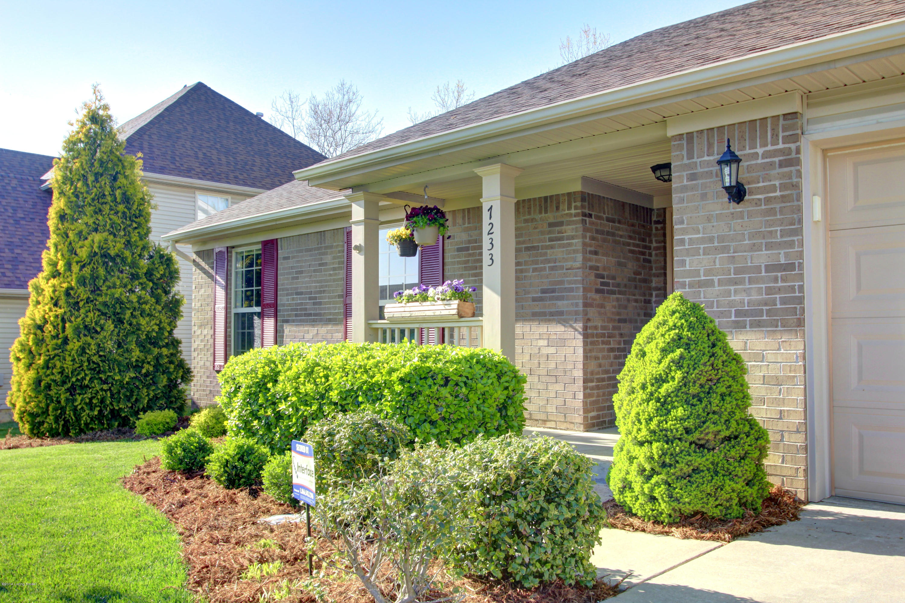 7233 Quindero Run Road Louisville, KY 40228 - Photo 3 of 36 Great Curb Appeal