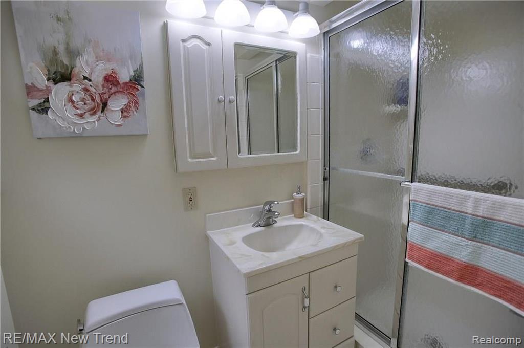 28620 Westerleigh Road Farmington Hills, MI 48334 - Photo 17 of 23