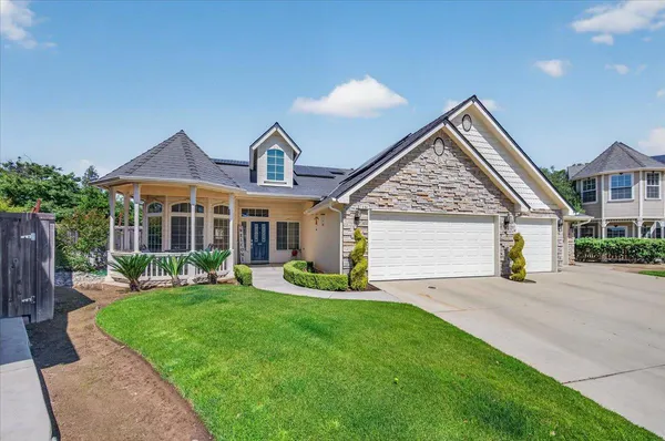 $700,000 | 1994 North Cherry Lane, Clovis, CA 93619