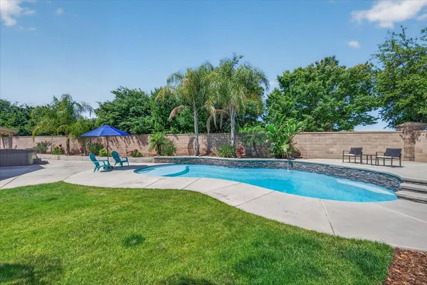 $700,000 | 1994 North Cherry Lane, Clovis, CA 93619
