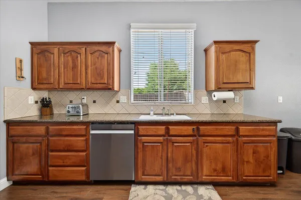 $700,000 | 1994 North Cherry Lane, Clovis, CA 93619