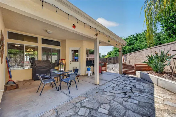$700,000 | 1994 North Cherry Lane, Clovis, CA 93619